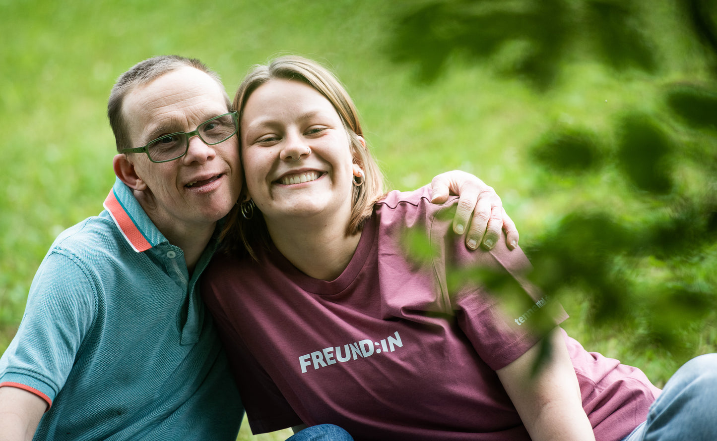 T-Shirt: Freund:in Unisex