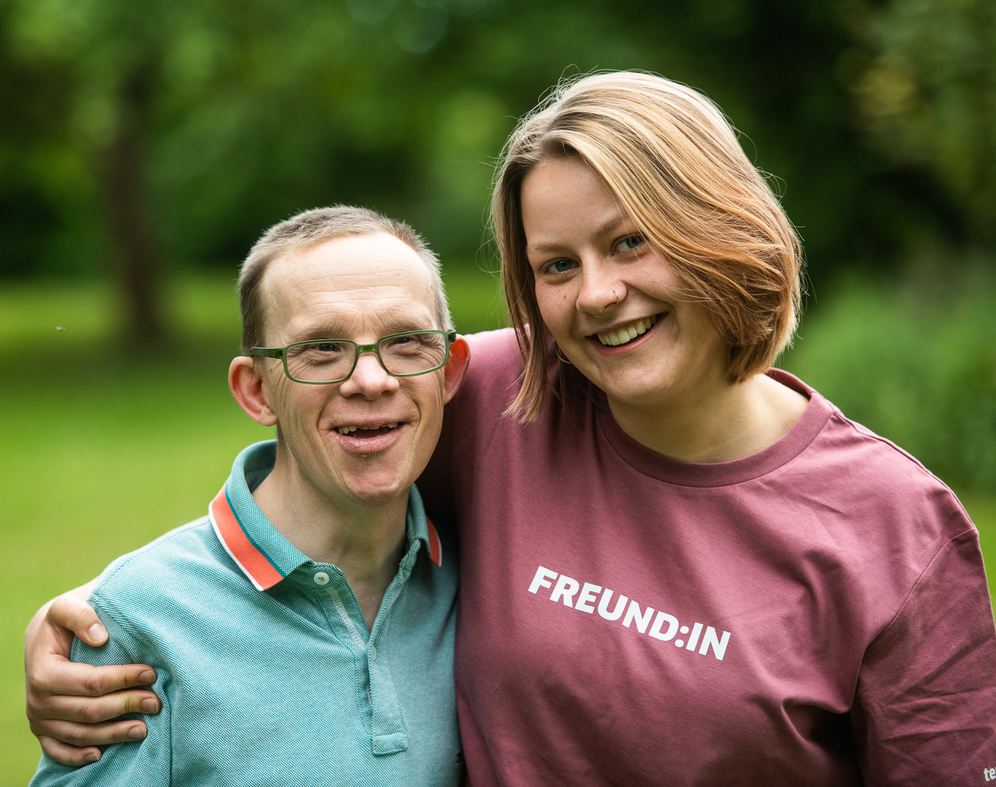 T-Shirt: Freund:in Unisex