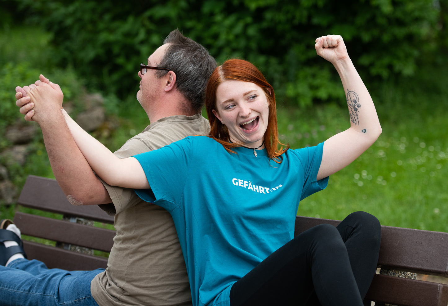 T-Shirt: Gefährt:in Unisex