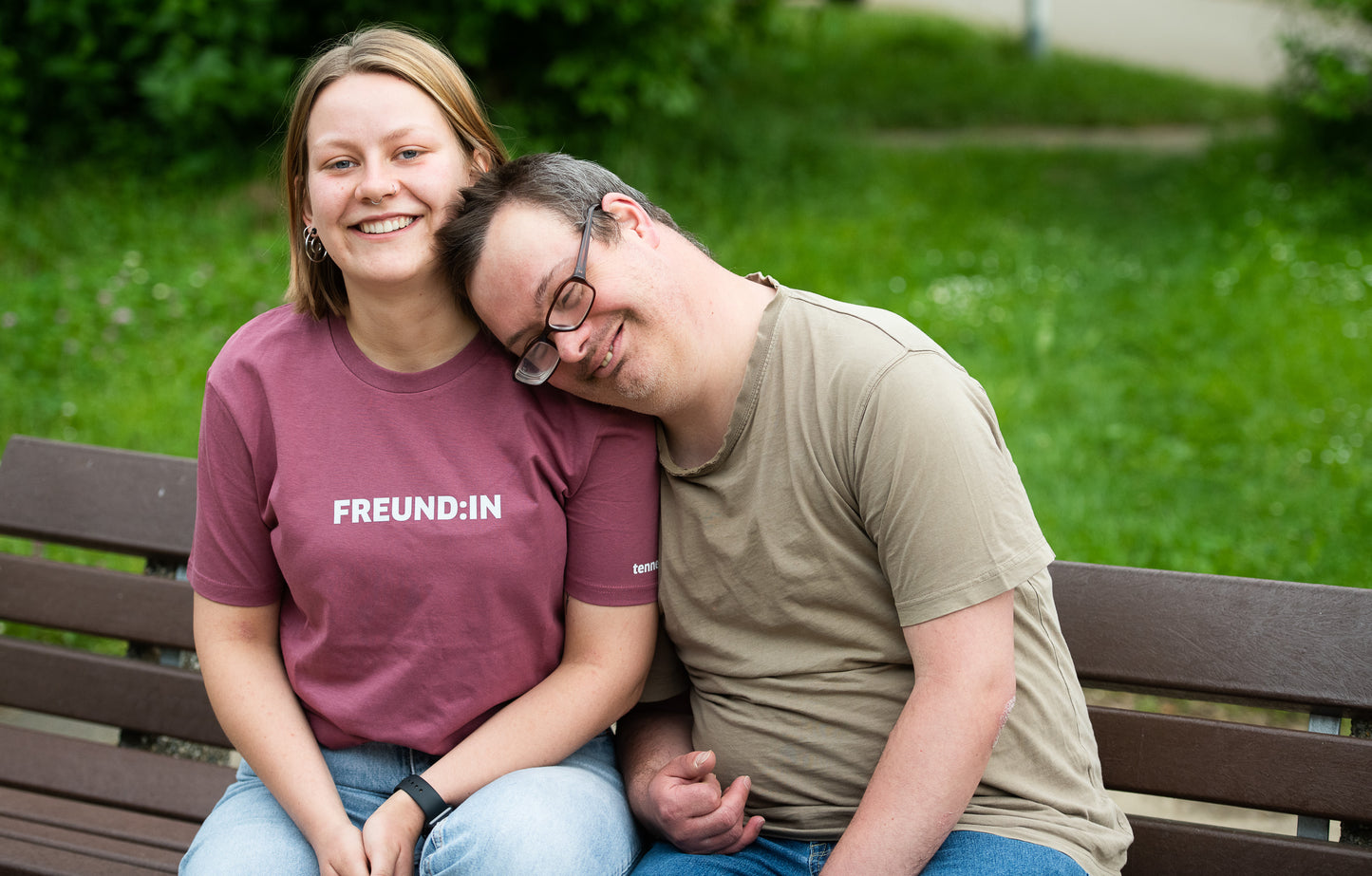 T-Shirt: Freund:in Unisex