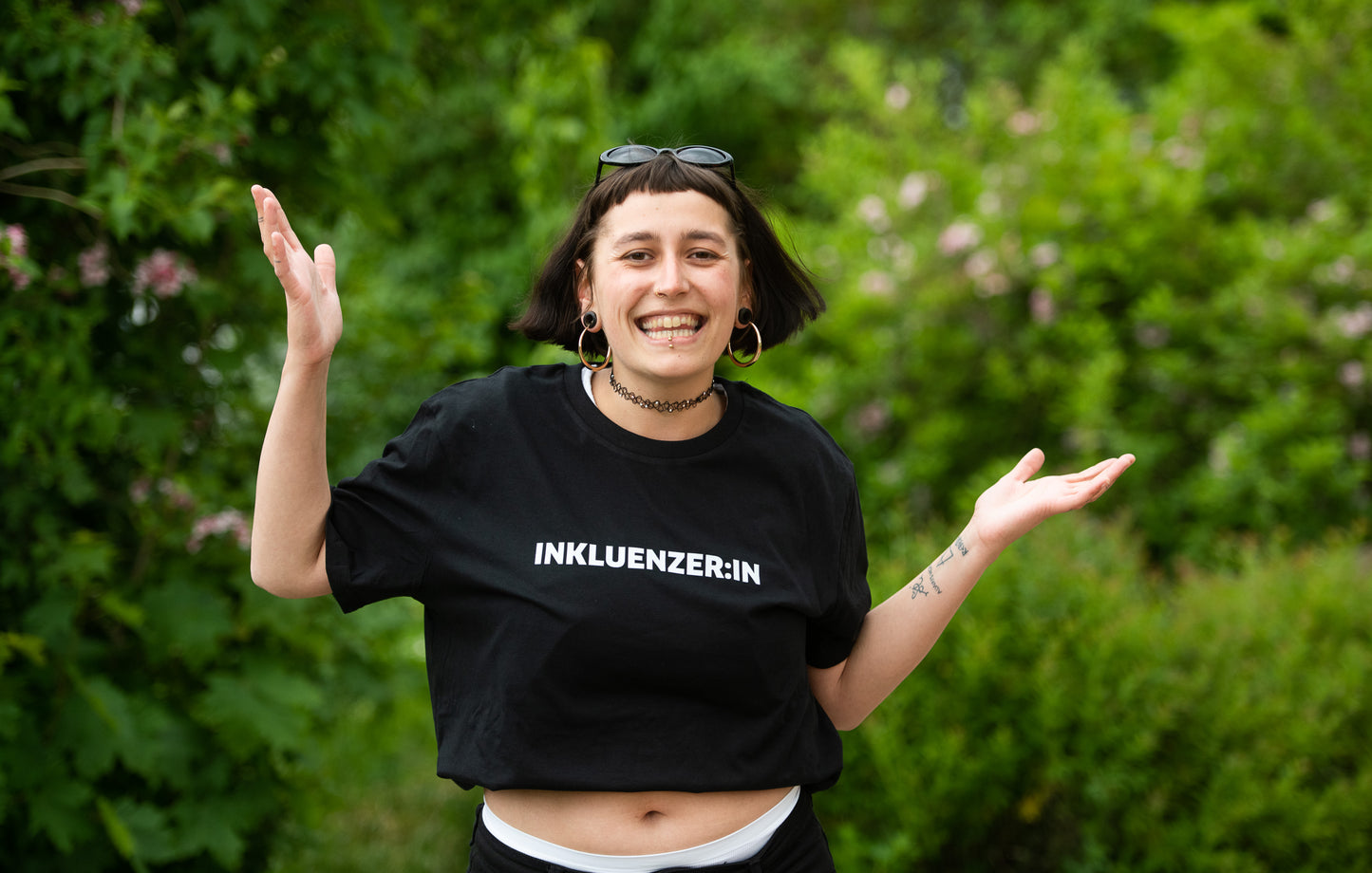 T-Shirt: Inkluenzer:in Unisex