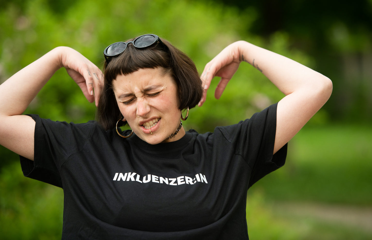 T-Shirt: Inkluenzer:in Unisex